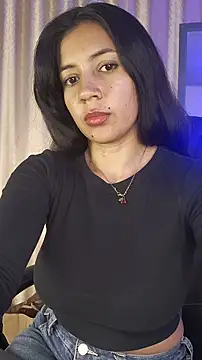 Snapshot of KamyGlam chatting on January 18, 8:01 pm KamyGlam online show from January 18, 8:01 pm