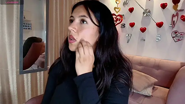 Snapshot of KamyGlam chatting on February 20, 8:09 pm KamyGlam online show from February 20, 8:09 pm