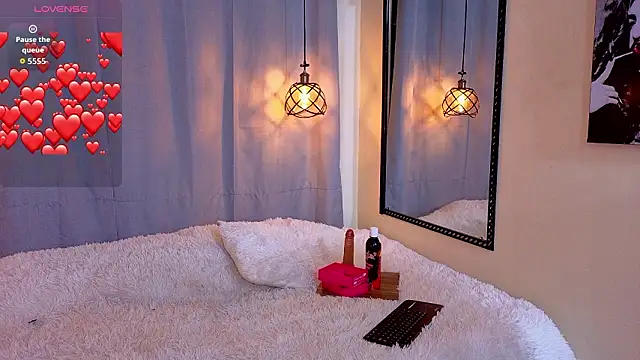 Snapshot of Flor_Gil chatting on February 18, 2:51 am Flor Gil online show from February 18, 2:51 am