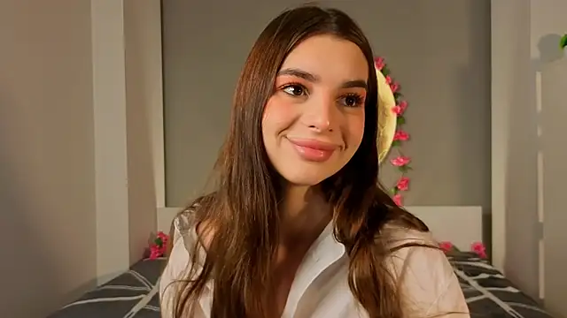 LauraHansil online show from February 12, 6:08 am