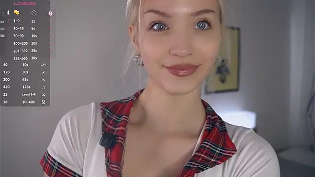 Snapshot of VetaManhardt chatting on July 7, 5:43 am VetaManhardt online show from July 7, 5:43 am