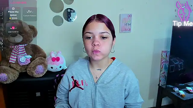 Emma boo online show from February 17, 3:40 pm