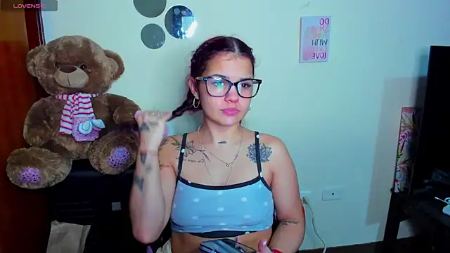 Emma boo online show from April 17, 11:52 pm