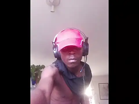 Snapshot of living_fantasy chatting on October 29, 3:03 pm living fantasy online show from October 29, 3:03 pm