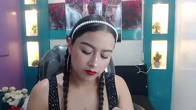 gygyfox online show from December 17, 9:43 pm