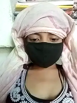 Snapshot of Quenn-Jiya752 chatting on November 6, 10:05 am Quenn-Jiya752 online show from November 6, 10:05 am