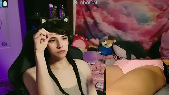 Snapshot of BimboCat chatting on November 9, 9:35 pm BimboCat online show from November 9, 9:35 pm