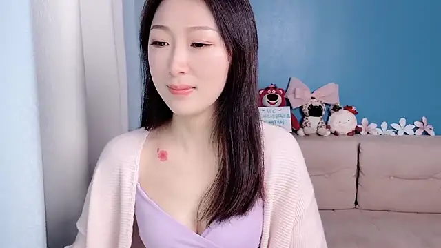 Snapshot of ella55-- chatting on March 1, 1:07 am ella55-- online show from March 1, 1:07 am