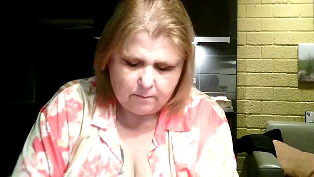 Sylviastar46 online show from March 7, 9:01 pm