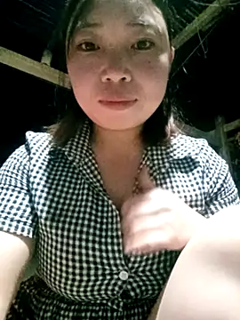 julybe online show from November 27, 12:40 pm