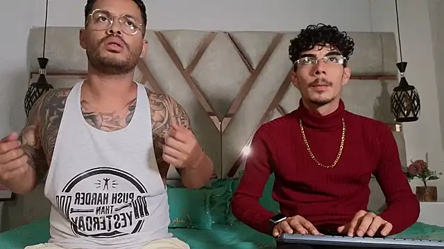 Snapshot of boysonfiree chatting on October 31, 11:33 am boysonfiree online show from October 31, 11:33 am