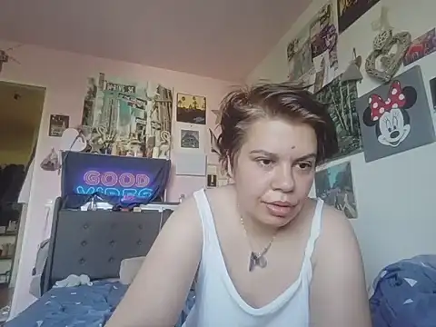Carolineisback online show from June 19, 8:29 am