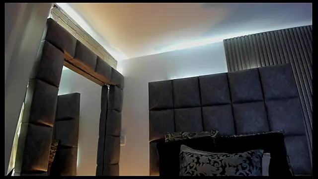 Snapshot of BrigitteVons chatting on June 1, 2:13 am BrigitteVons online show from June 1, 2:13 am
