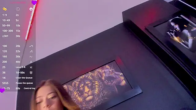 Snapshot of EmmilyClark chatting on March 22, 3:48 pm EmmilyClark online show from March 22, 3:48 pm