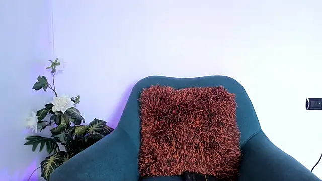 LahanaKimish online show from November 11, 12:49 pm