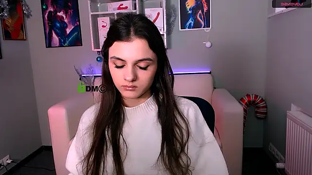 lisa dark  online show from January 11, 10:42 am