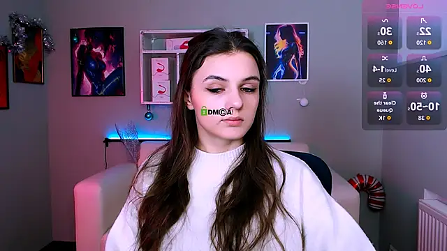 lisa dark  online show from January 12, 10:20 am