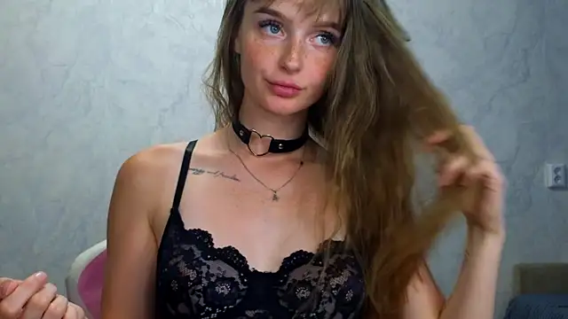 Snapshot of Lovelly_molly1 chatting on July 8, 5:50 pm Lovelly molly1 online show from July 8, 5:50 pm