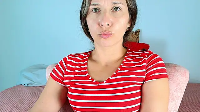 Snapshot of alana_pink95 chatting on March 27, 7:57 pm alana pink95 online show from March 27, 7:57 pm