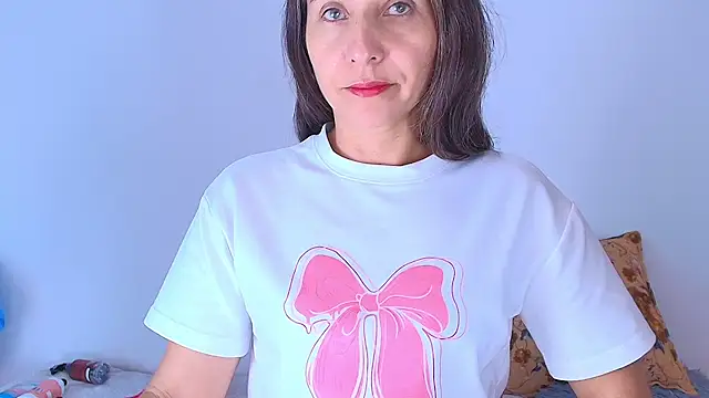 Snapshot of alana_pink95 chatting on March 31, 3:23 pm alana pink95 online show from March 31, 3:23 pm