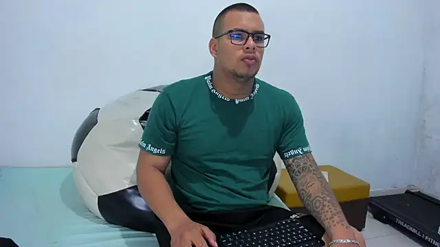 LucassFoster online show from November 24, 1:22 pm