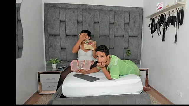 DamianandEva online show from April 4, 12:46 pm