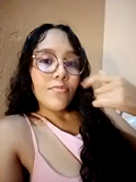 Snapshot of Sweett_Ladie chatting on October 31, 2:01 am Sweett Ladie online show from October 31, 2:01 am