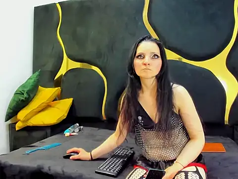 Morticia Black online show from December 16, 9:20 pm