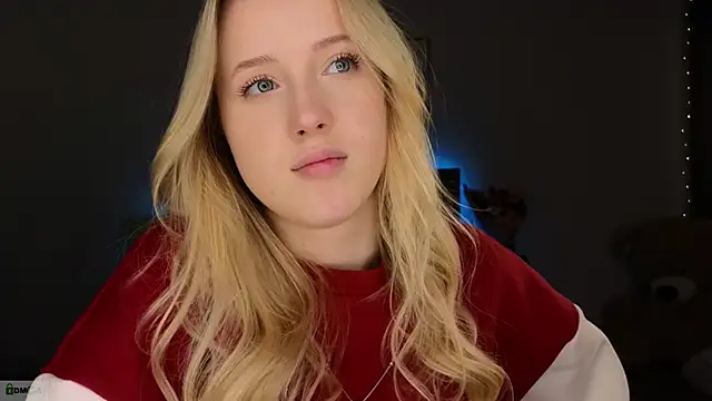 Snapshot of adele_armass chatting on February 18, 9:22 pm adele armass online show from February 18, 9:22 pm