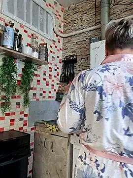 MilkySky online show from April 3, 9:40 am