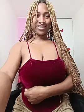 EvonyFoxxx online show from February 21, 4:24 am