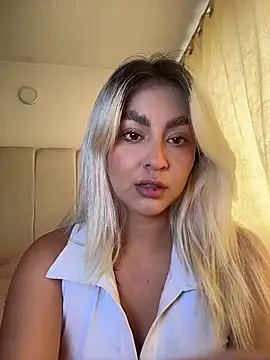 Elina Hills online show from February 20, 7:03 pm