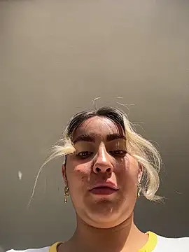 Elina Hills online show from February 26, 2:05 pm