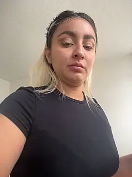 Elina Hills online show from March 7, 3:09 pm