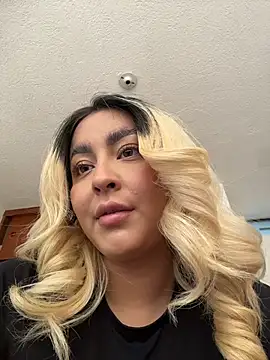 Elina Hills online show from March 20, 7:08 pm