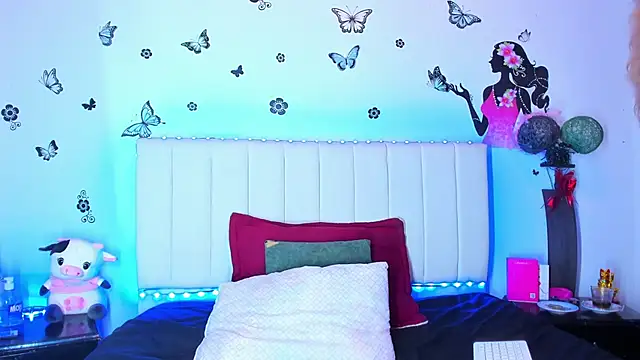 melani ferraraa  online show from April 1, 3:51 am