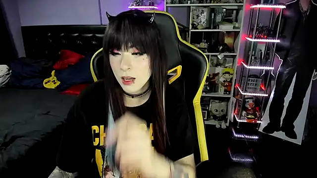 Yummy dark online show from November 25, 10:32 pm