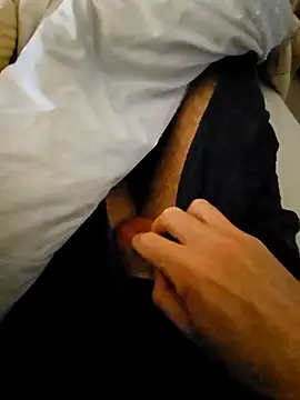 Snapshot of cum_daily1 chatting on November 6, 8:37 am cum daily1 online show from November 6, 8:37 am