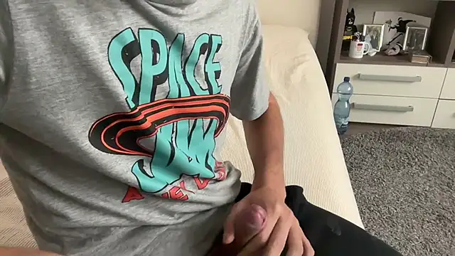 Snapshot of ldekfeklfmkemfk chatting on October 31, 9:43 am ldekfeklfmkemfk online show from October 31, 9:43 am