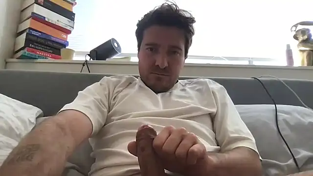 Snapshot of dutchpieter95 chatting on June 16, 7:11 am dutchpieter95 online show from June 16, 7:11 am