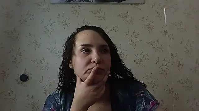 Snapshot of VoulezVous_Angel chatting on March 10, 6:51 am VoulezVous Angel online show from March 10, 6:51 am