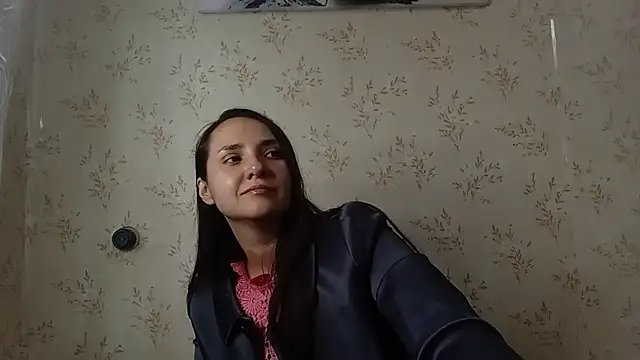 Snapshot of VoulezVous_Angel chatting on March 27, 5:57 am VoulezVous Angel online show from March 27, 5:57 am