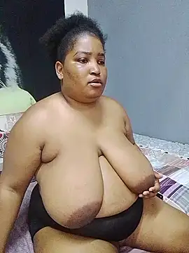 Snapshot of MassiveBoobsxxxx chatting on January 18, 5:39 pm MassiveBoobsxxxx online show from January 18, 5:39 pm