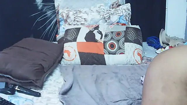 Snapshot of MassiveBoobsxxxx chatting on February 2, 8:57 am MassiveBoobsxxxx online show from February 2, 8:57 am