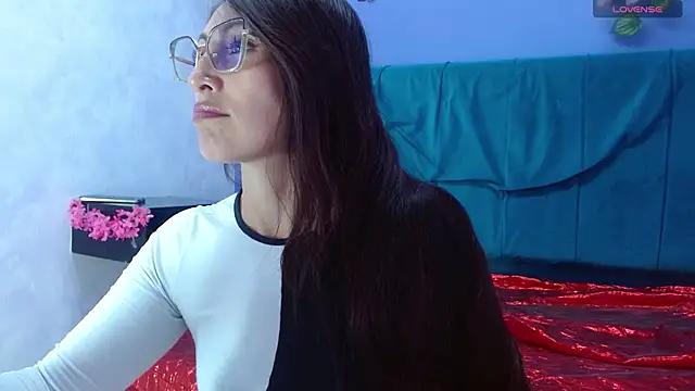 Snapshot of adaharagomezcm chatting on November 6, 8:10 pm adaharagomezcm online show from November 6, 8:10 pm