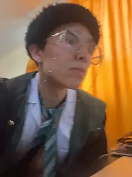 Snapshot of Itsllua21 chatting on October 31, 8:21 pm Itsllua21 online show from October 31, 8:21 pm