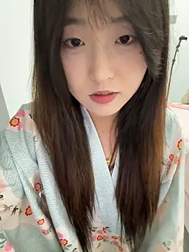 Snapshot of minnie566 chatting on November 2, 1:35 pm minnie566 online show from November 2, 1:35 pm