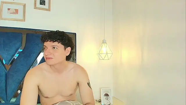 Snapshot of Zoe_And_Dylan_ chatting on March 7, 12:57 pm Zoe And Dylan online show from March 7, 12:57 pm