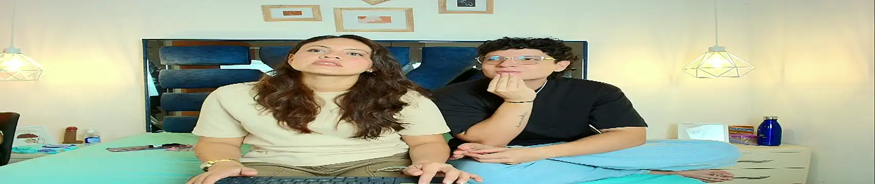 Snapshot of Zoe_And_Dylan_ chatting on March 20, 12:54 pm Zoe And Dylan online show from March 20, 12:54 pm