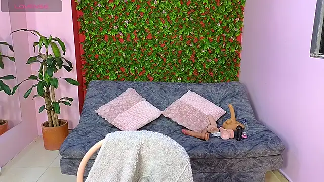 Snapshot of malen_fitnessmilf chatting on April 20, 6:53 pm malen fitnessmilf online show from April 20, 6:53 pm